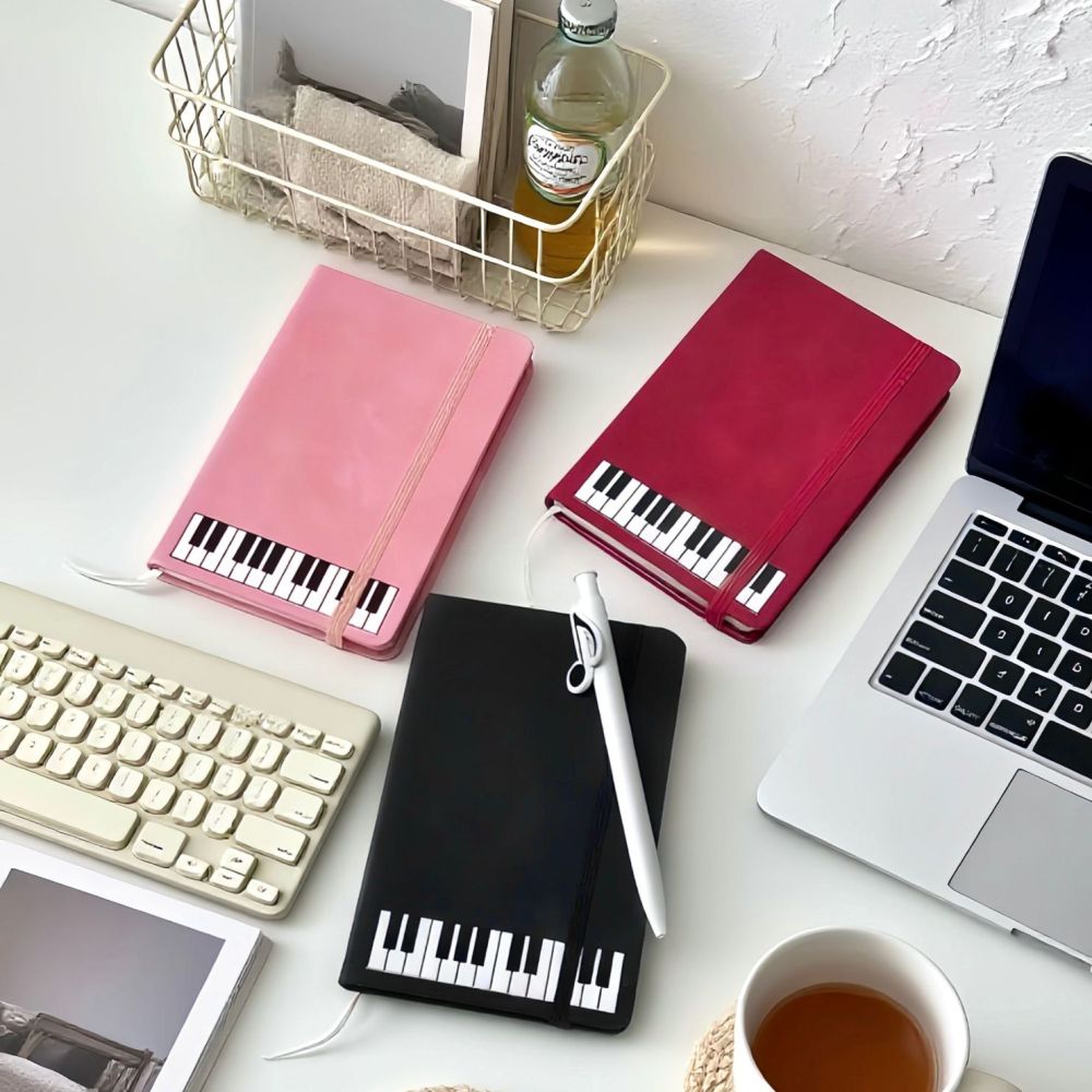 Notatnik z motywem muzycznym,  – Blank Sheet Music Notebook recenzja i cena